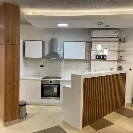 Leo Lux 1 Apartment Nis