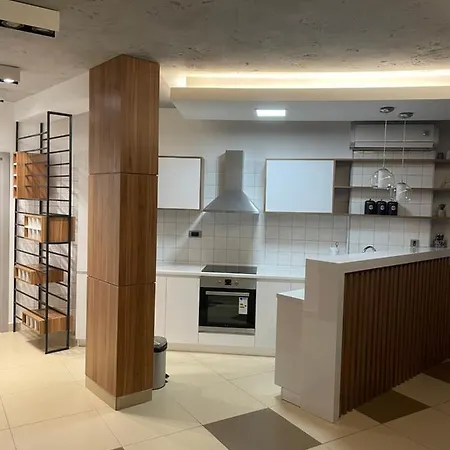 Apartment Leo Lux 1