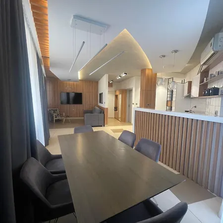 Apartment Leo Lux 1 *