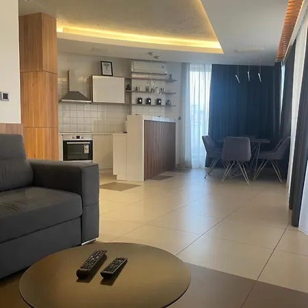 Leo Lux 1 Apartment Nis